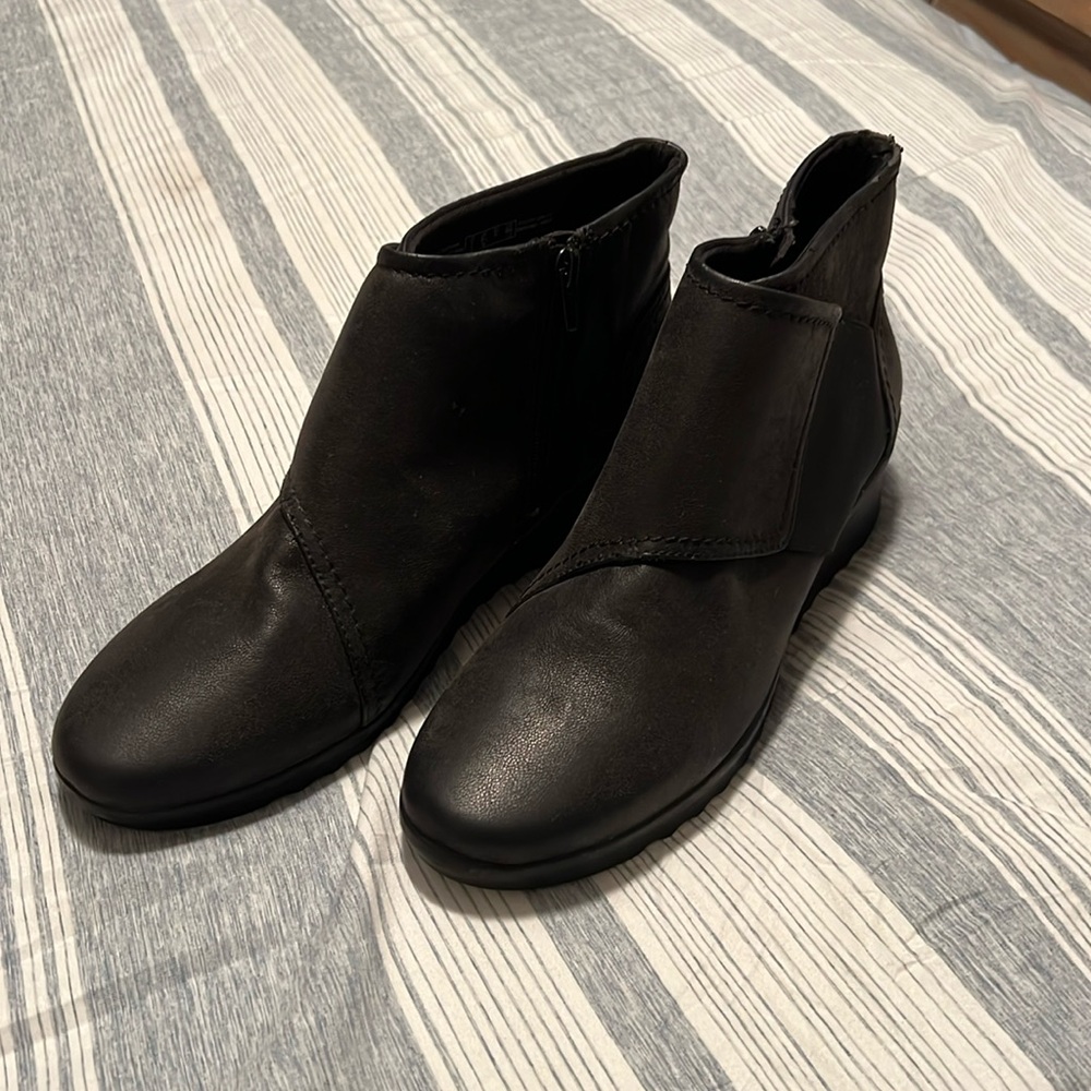 Cloudsteppers by Clarks Caddell Rush black bootie sz 9.5
